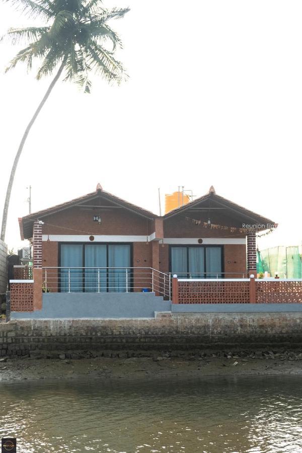 Hotel Reunion Ocean Tides Udupi Zewnętrze zdjęcie